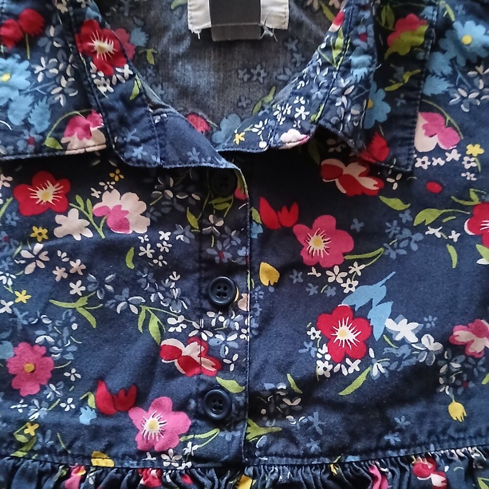 2 Girls Cotton Dresses - Picture 6 of 9
